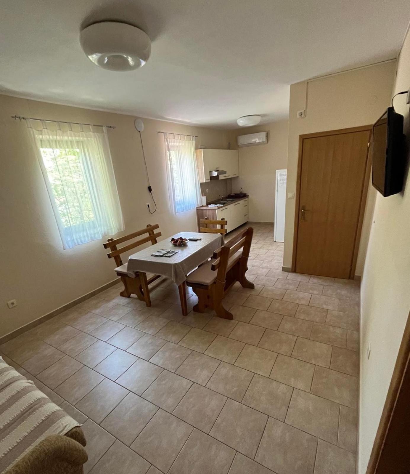 Apartment Lavanda Stari Grad Kültér fotó